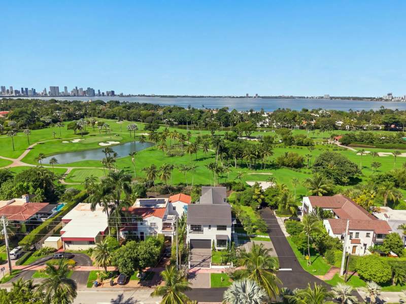 4 bedroom SingleFamilyResidence at 5262 La Gorce Drive, Beach View Sub, Miami Beach — photo 5