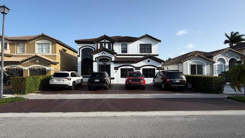 4 bedroom SingleFamilyResidence at 15350 SW 11 St, A B At Tamiami Trail Phas, Miami — photo 2