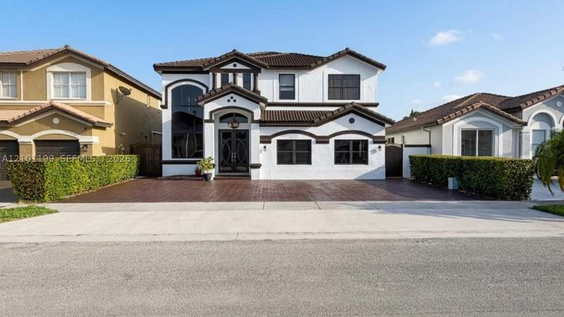 4 bedroom SingleFamilyResidence at 15350 SW 11 St, A B At Tamiami Trail Phas, Miami — photo 4