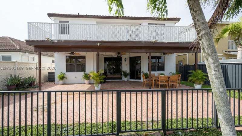 4 bedroom SingleFamilyResidence at 15350 SW 11 St, A B At Tamiami Trail Phas, Miami — photo 5