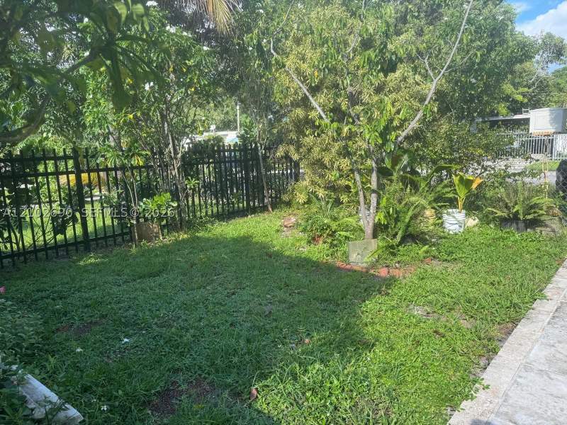 4 bedroom SingleFamilyResidence at 12600 NW 13th Ave, Sunkist Grove, North Miami — photo 3