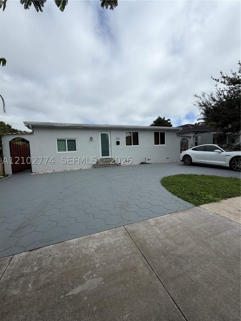3 bedroom SingleFamilyResidence at 4335 SW 10th St, Le Jeune Villas, Miami — photo 3