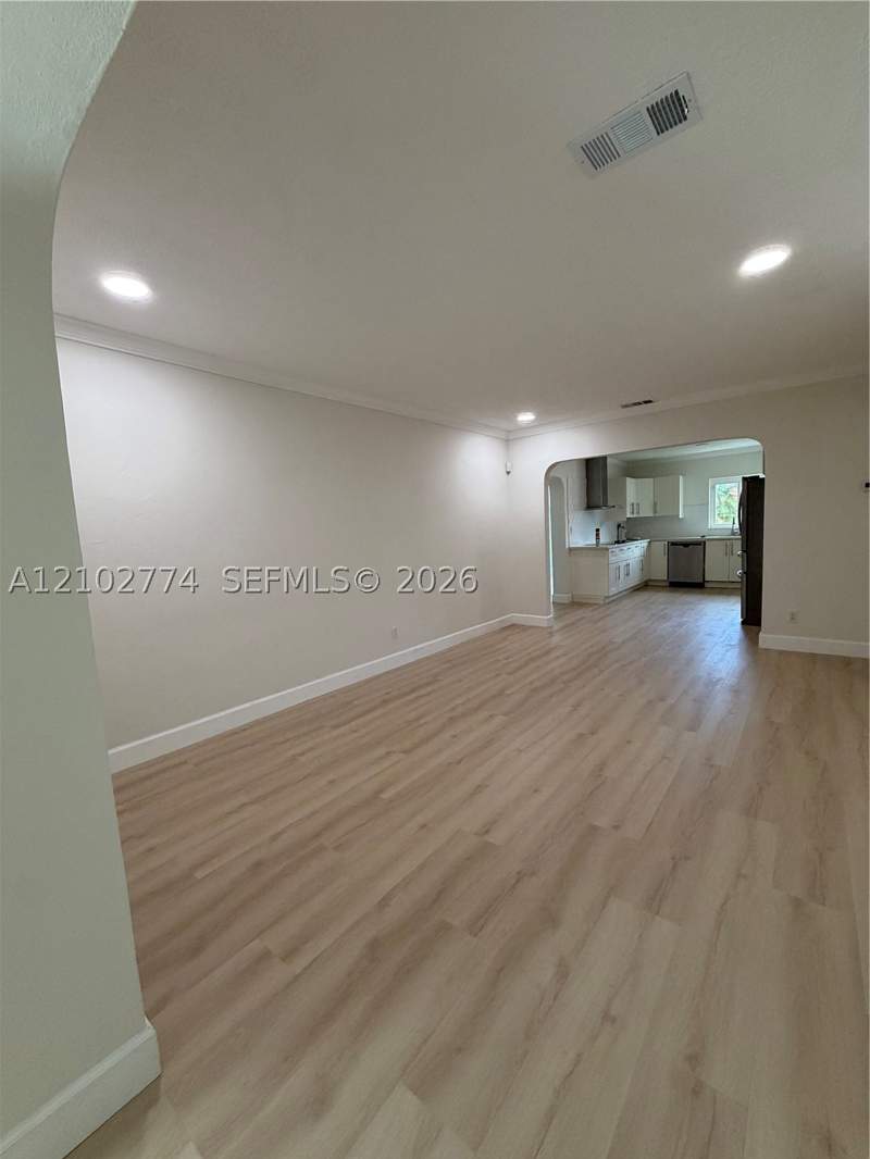 3 bedroom SingleFamilyResidence at 4335 SW 10th St, Le Jeune Villas, Miami — photo 4
