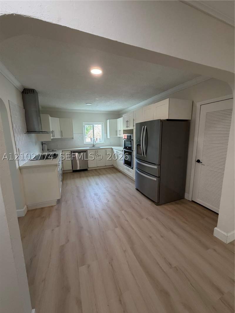 3 bedroom SingleFamilyResidence at 4335 SW 10th St, Le Jeune Villas, Miami — photo 5