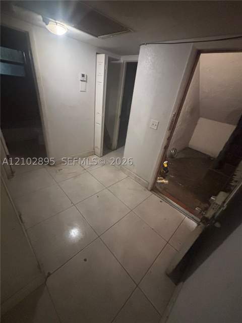 902 NE 209th St 106-40, Miami FL - photo 10 of 32