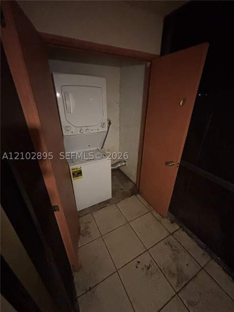 902 NE 209th St 106-40, Miami FL - photo 11 of 32