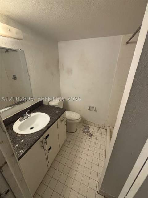 902 NE 209th St 106-40, Miami FL - photo 16 of 32