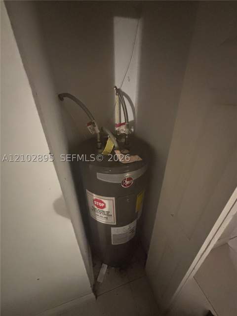 902 NE 209th St 106-40, Miami FL - photo 17 of 32