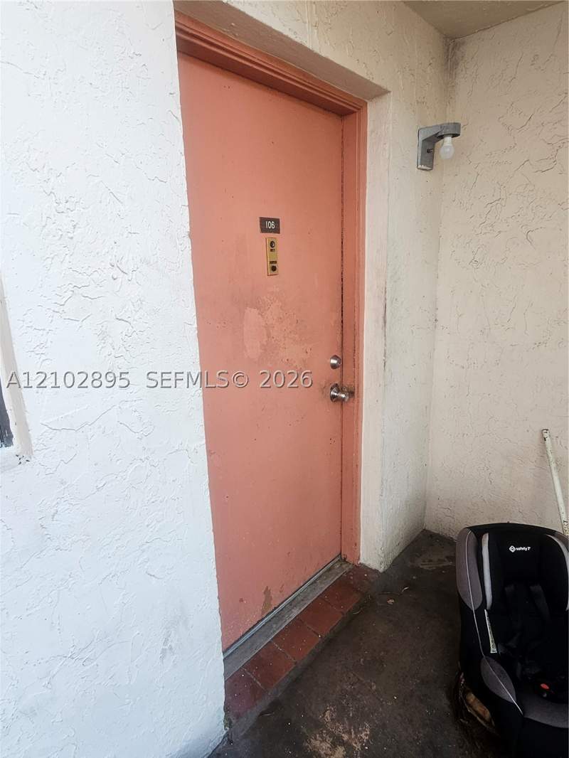 3 bedroom Condominium at 902 NE 209th St 106-40, Monterey Condo Four, Miami — photo 2