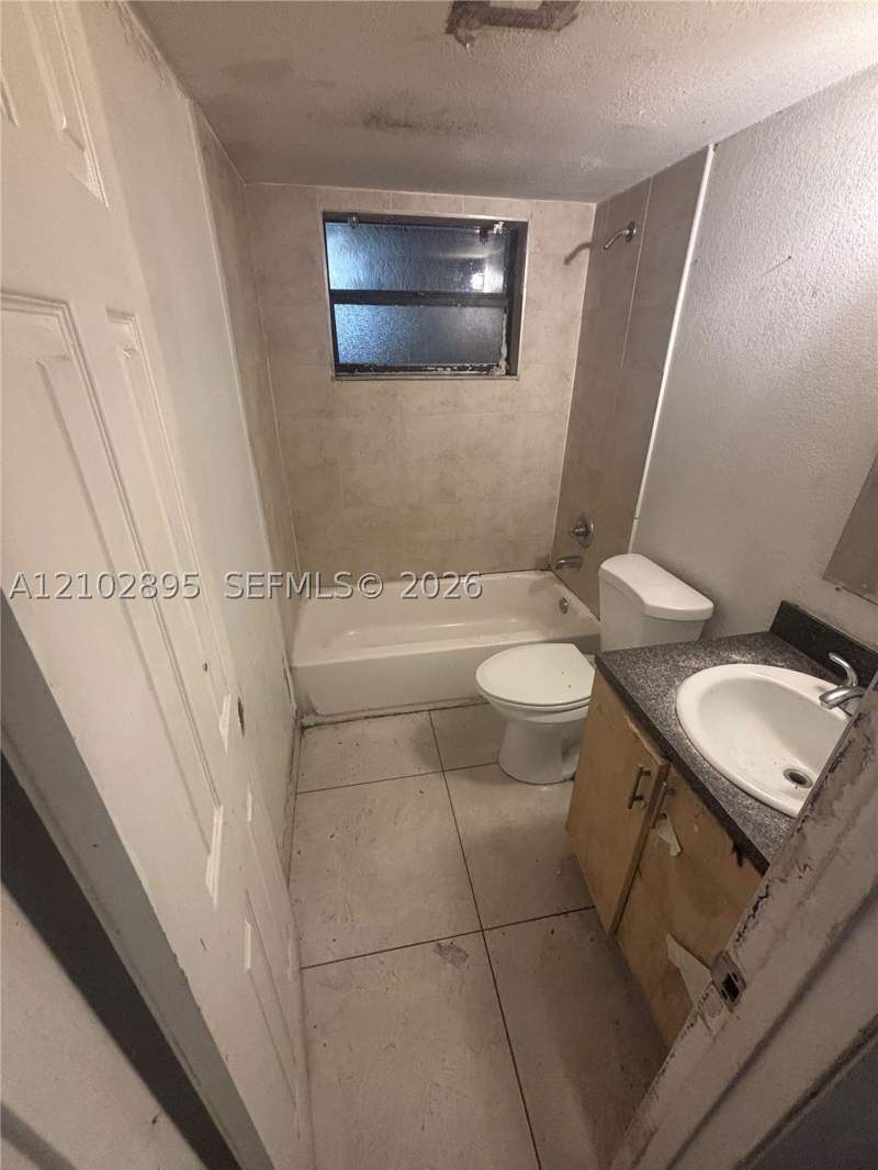 3 bedroom Condominium at 902 NE 209th St 106-40, Monterey Condo Four, Miami — photo 5
