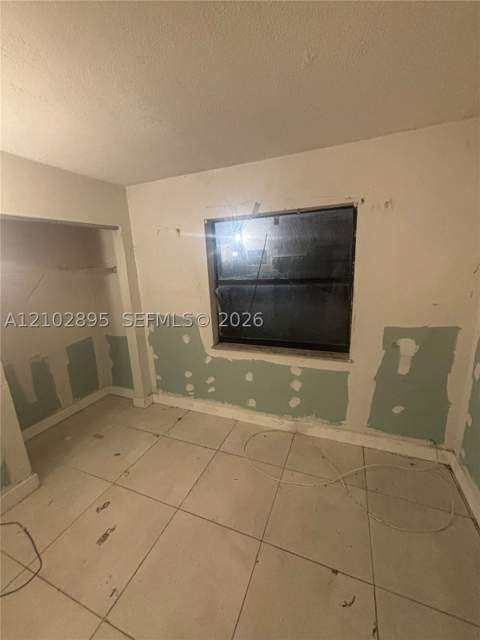 902 NE 209th St 106-40, Miami FL - photo 7 of 32