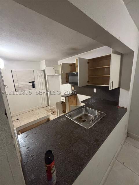 902 NE 209th St 106-40, Miami FL - photo 9 of 32