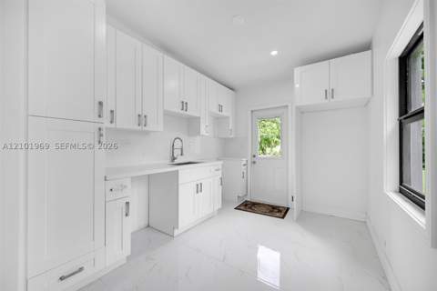 16410 NW 22nd Ct, Miami Gardens FL - photo 6 of 40