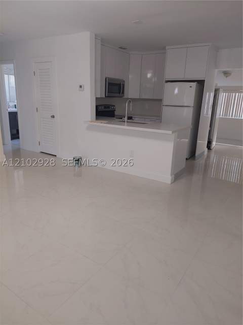 1030 NE 214th St, Miami FL - photo 6 of 21
