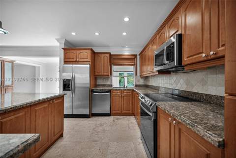 5845 SW 94th Pl, Miami FL - photo 10 of 39
