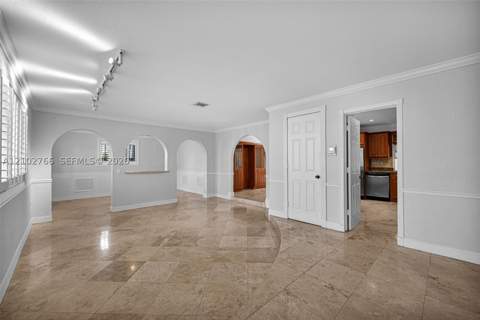 5845 SW 94th Pl, Miami FL - photo 6 of 39
