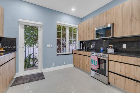 1569 Euclid Ave 7, Miami Beach FL - photo 7 of 35