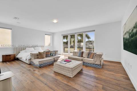 10250 NW 75th Ter, Doral FL - photo 10 of 20