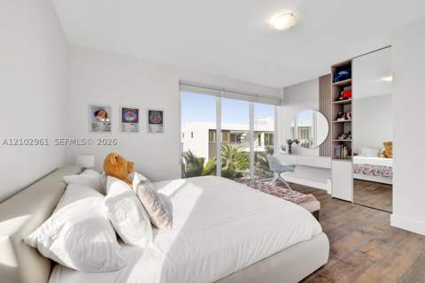 10250 NW 75th Ter, Doral FL - photo 13 of 20