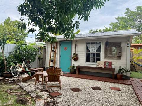 170 NW 18th Ct, Miami FL - photo 11 of 23