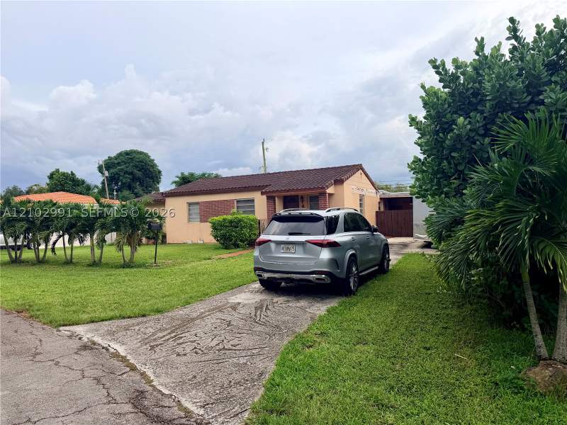 5 bedroom SingleFamilyResidence at 7400 SW 19th St, Harwood Village, Miami — photo 2