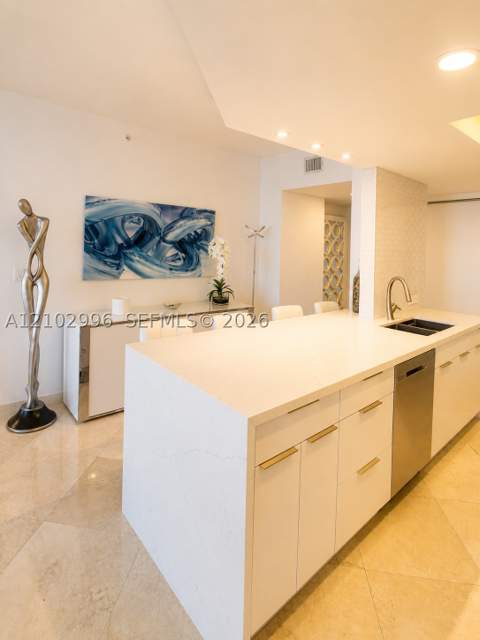3000 NE 188th St 604, Aventura FL - photo 11 of 28