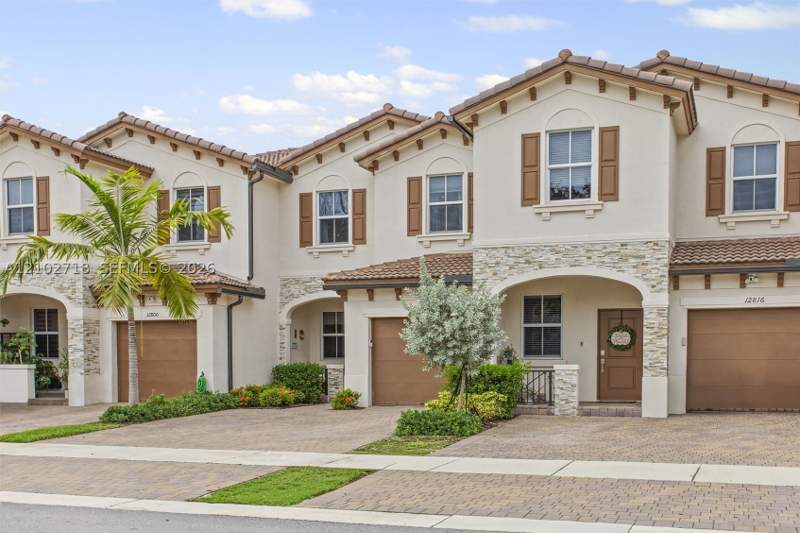 3 bedroom Townhouse at 12808 NW 22nd Pl, Golf Park Sec 1, Miami — photo 3