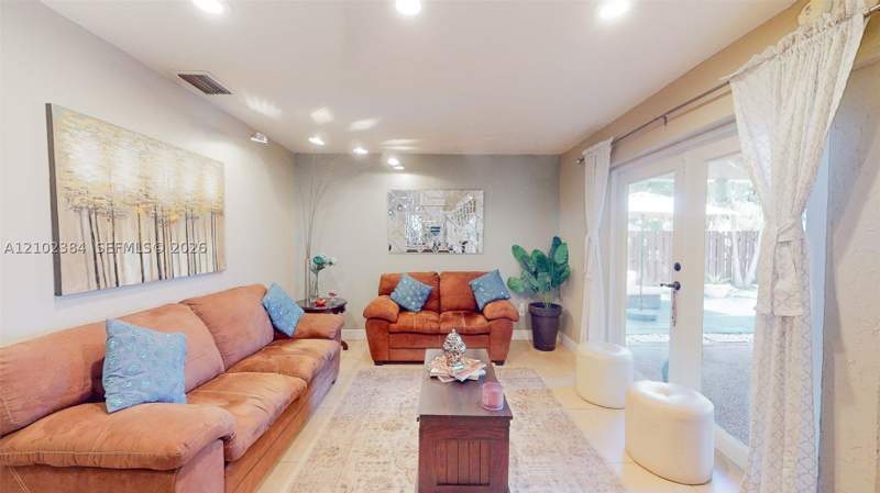 4 bedroom SingleFamilyResidence at 5312 SW 151st Pl, Lakes Of The Meadow Sec 1, Miami — photo 5