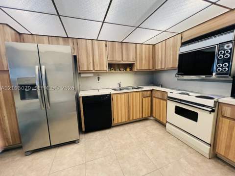 20860 San Simeon Way 205-6, Miami FL - photo 7 of 45