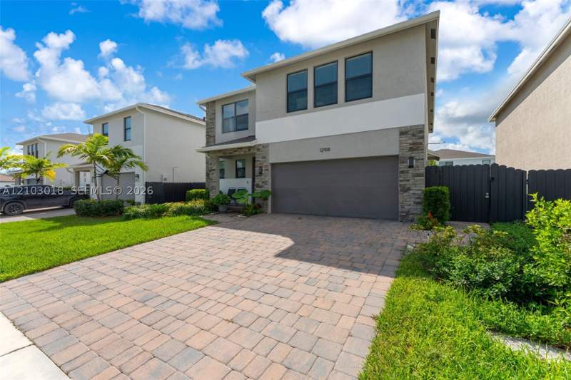 5 bedroom SingleFamilyResidence at 12918 SW 266th Ter, Dixie Heights, Homestead — photo 2