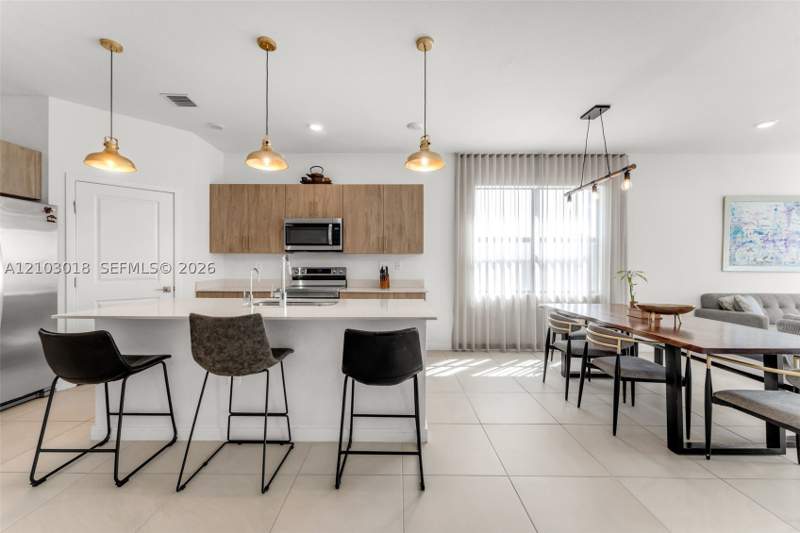 5 bedroom SingleFamilyResidence at 12918 SW 266th Ter, Dixie Heights, Homestead — photo 5