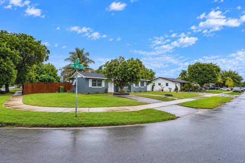 3 bedroom SingleFamilyResidence at 465 NW 16th Street, Pine Manor Part Three, Homestead — photo 3