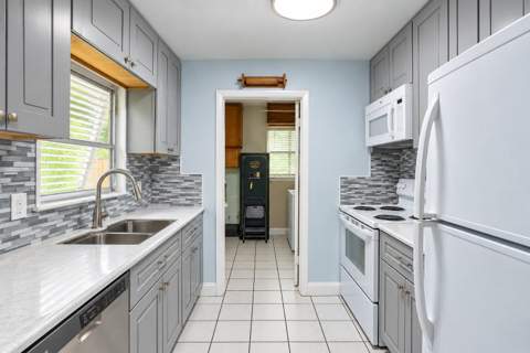 465 NW 16th Street, Homestead FL - photo 9 of 18