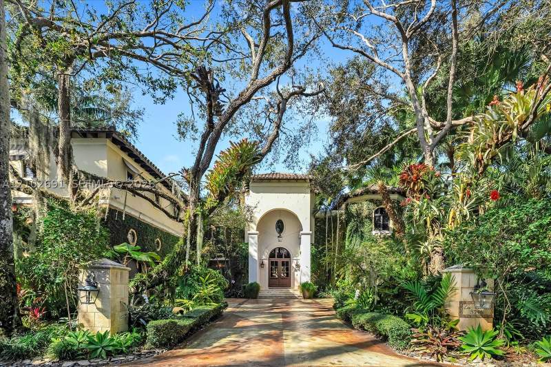 6 bedroom SingleFamilyResidence at 5746 SW 100th St, The Palm Estates, Pinecrest — photo 2