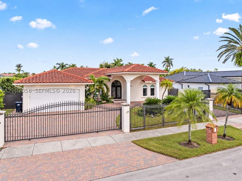 4 bedroom SingleFamilyResidence at 14341 SW 22nd St, P V C Estates, Miami — photo 3