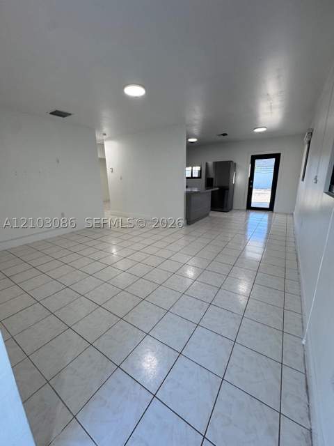 850 SE 2nd Pl, Hialeah FL - photo 11 of 32
