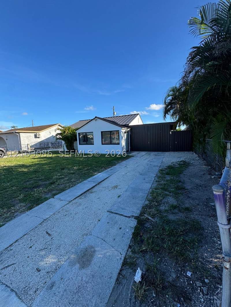 2 bedroom SingleFamilyResidence at 850 SE 2nd Pl, 2nd Addn Essex Village, Hialeah — photo 3