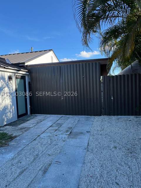 850 SE 2nd Pl, Hialeah FL - photo 6 of 32