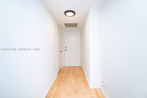 800 NE 195th St 408, Miami FL - photo 10 of 35