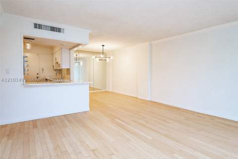 800 NE 195th St 408, Miami FL - photo 6 of 35