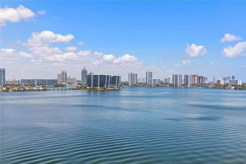 2 bedroom Condominium at 251 174th St 1219, Winston Towers 200, Sunny Isles Beach — photo 2
