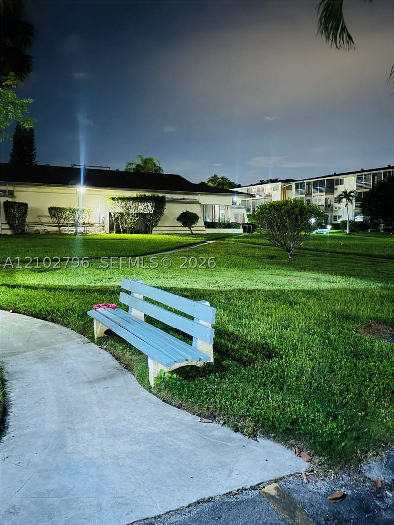 1 bedroom StockCooperative at 17050 NE 14th Ave 209, Mar-Len Gardens No 3 Corp, Miami — photo 4