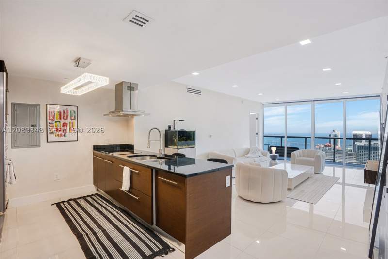 3 bedroom Condominium at 495 Brickell Ave 5005, Icon Brickell No Two, Miami — photo 3
