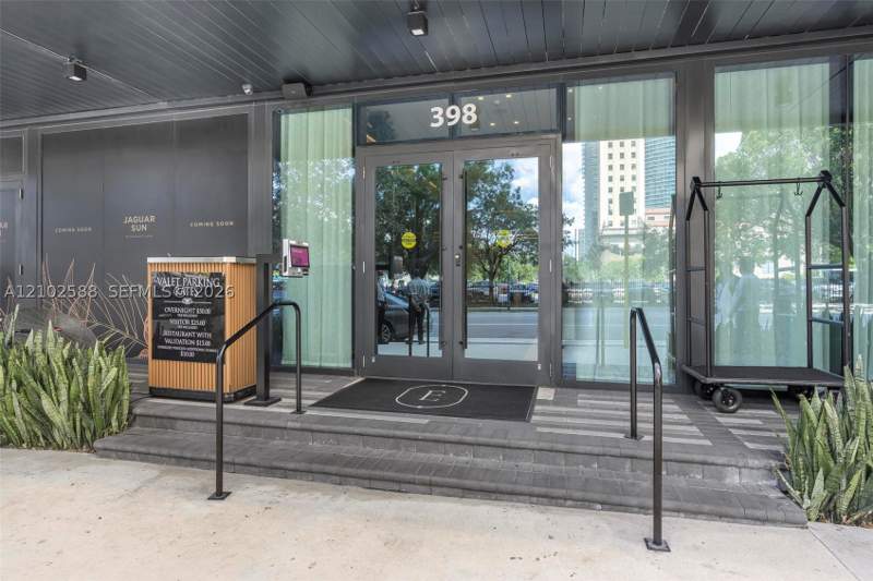 2 bedroom Condominium at 398 NE 5th St 1711, The Elser, Miami — photo 2