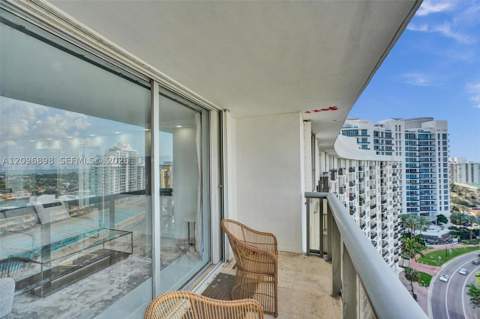 6039 Collins Ave 1736, Miami Beach FL - photo 12 of 50