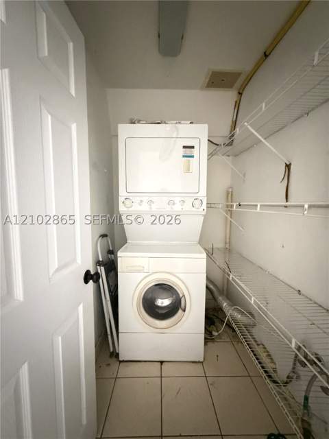18111 NW 68th Ave F210, Hialeah FL - photo 10 of 20