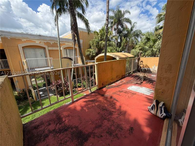 1 bedroom Condominium at 18111 NW 68th Ave F210, Venetian Gardens At Count, Hialeah — photo 2