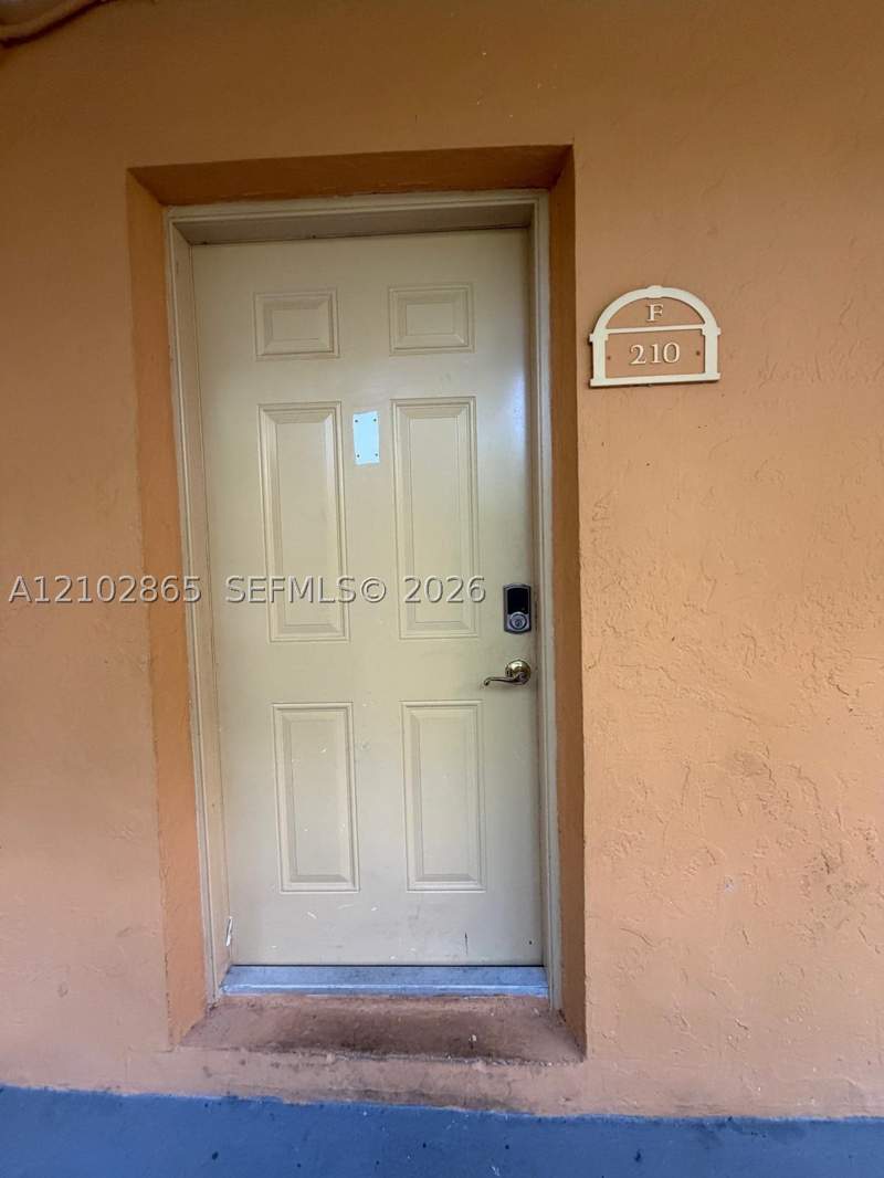 1 bedroom Condominium at 18111 NW 68th Ave F210, Venetian Gardens At Count, Hialeah — photo 3