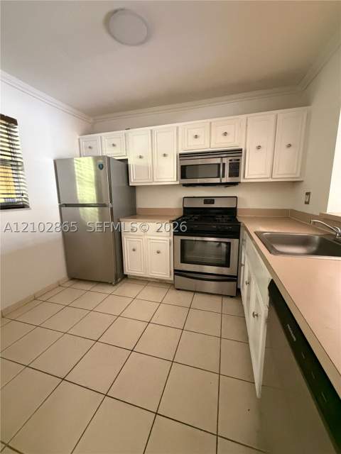 18111 NW 68th Ave F210, Hialeah FL - photo 7 of 20