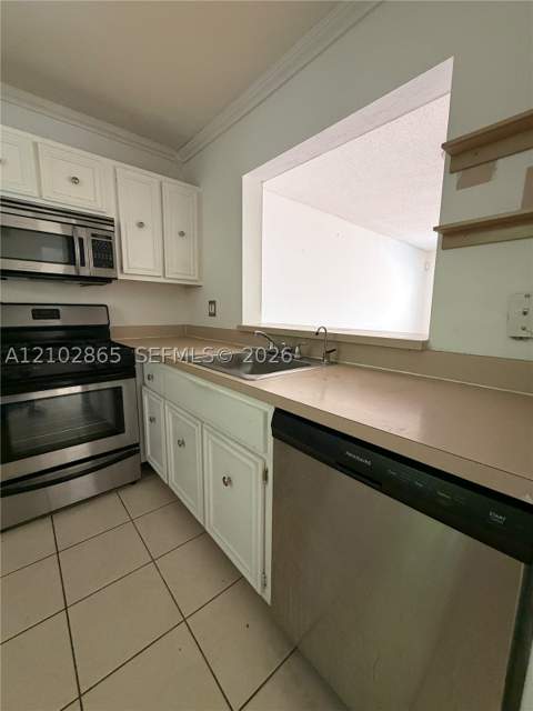 18111 NW 68th Ave F210, Hialeah FL - photo 8 of 20